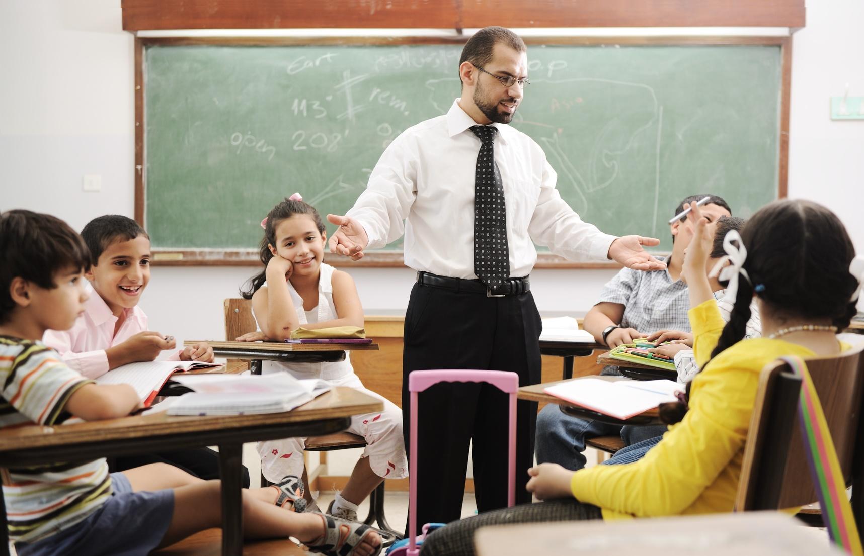 طرق ضبط الصف الدراسي بدون مشاكل ودون صراخ... نصائح للمعلمين
